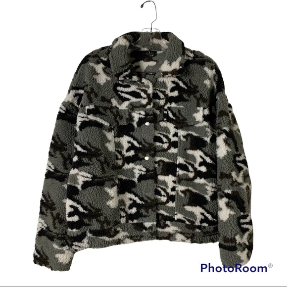 Zaful Fuzzy Jacket size small - Picture 1 of 4